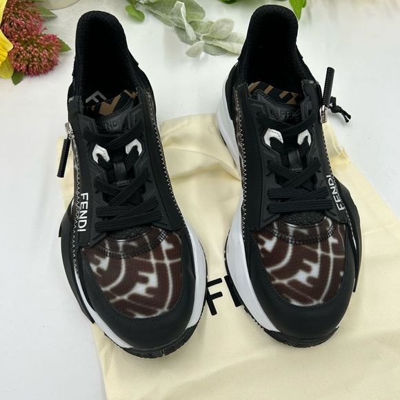 Women’s Fendi flow sneakers size 39 made in Italy - Picture 3 of 9